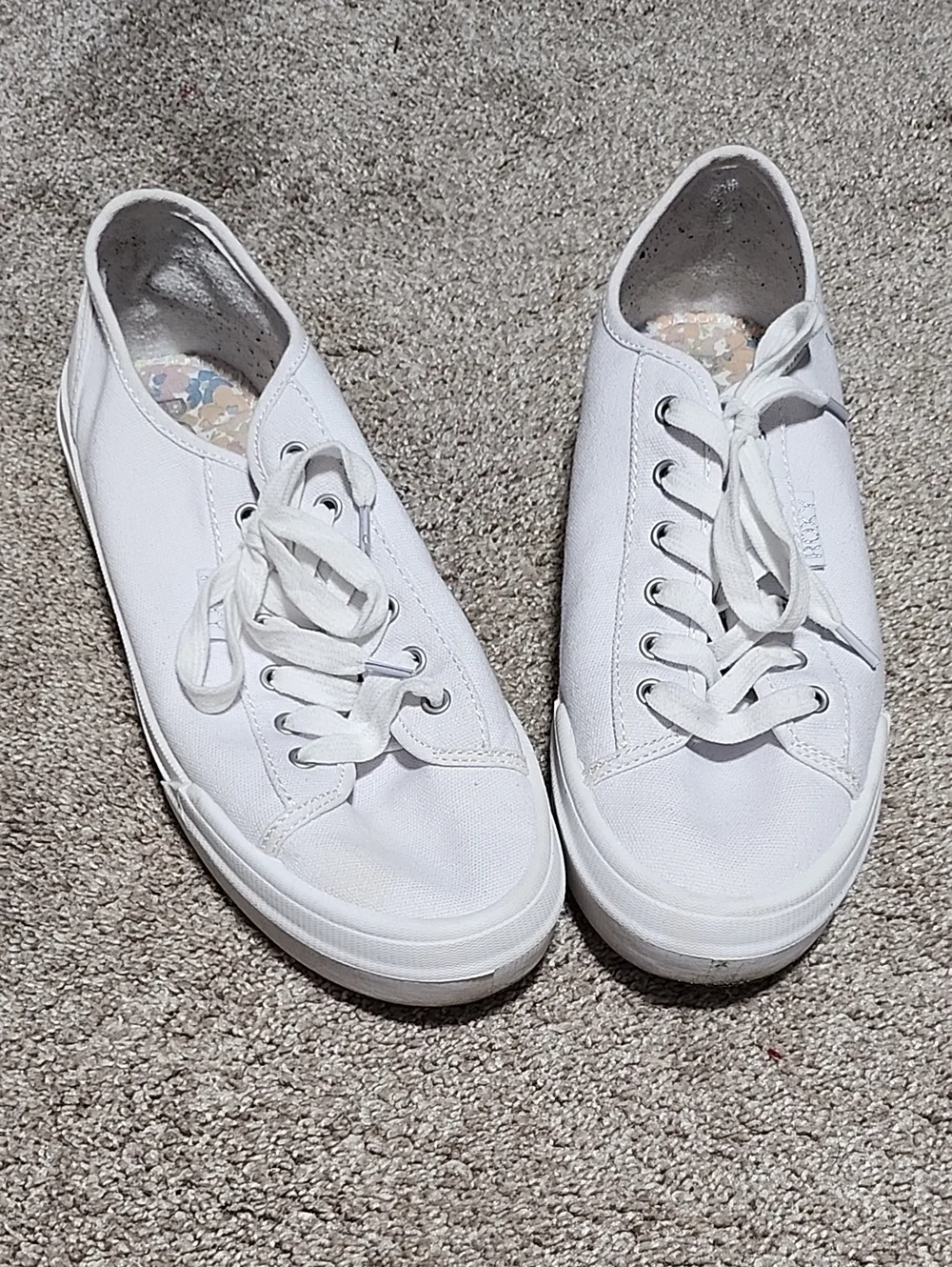 Roxy Women’s Casual White Canvas Lace-Up Sneakers